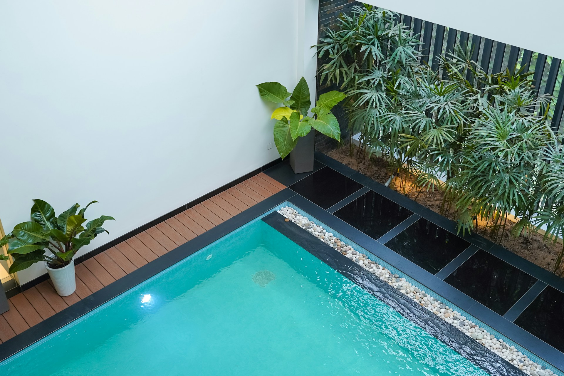 Aménagement autour de la piscine - service professionnel